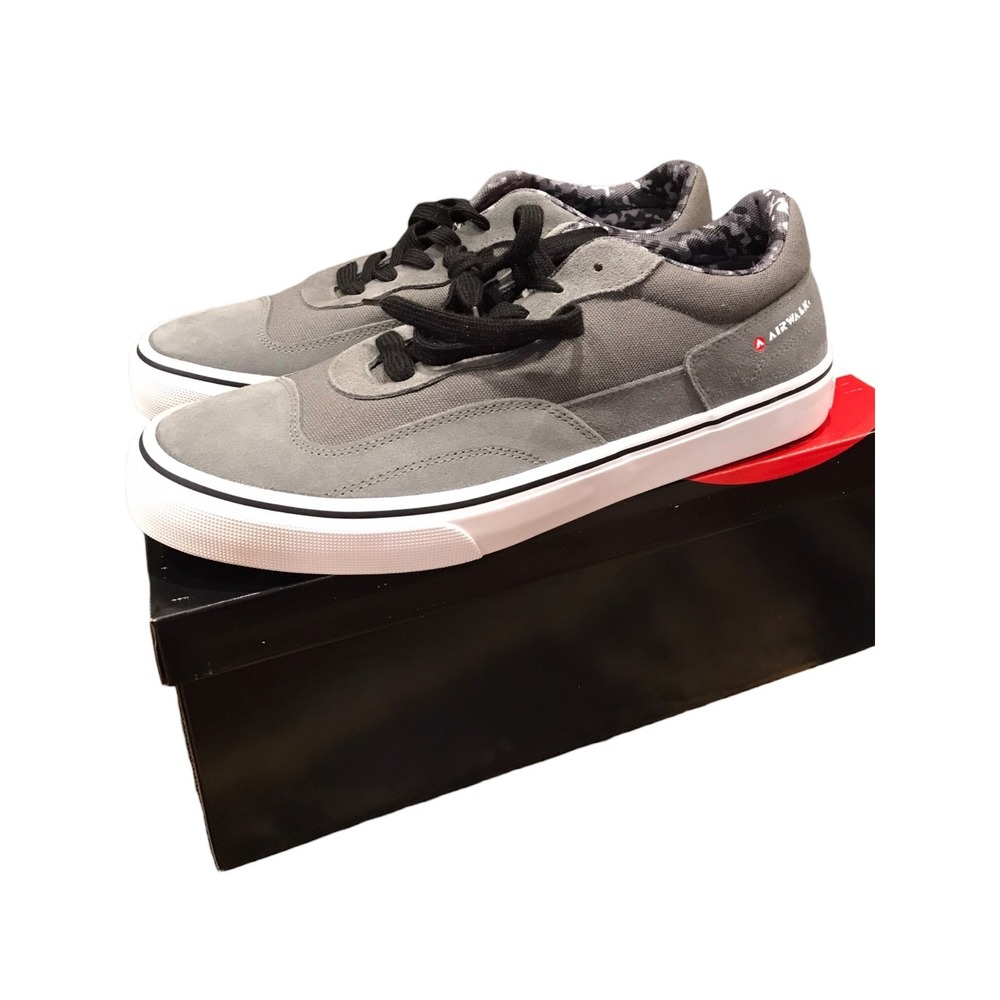 NIB Airwalk Kickflip CW06510M Mens Gray Suede Skate Inspired Sneakers Shoes 10.5